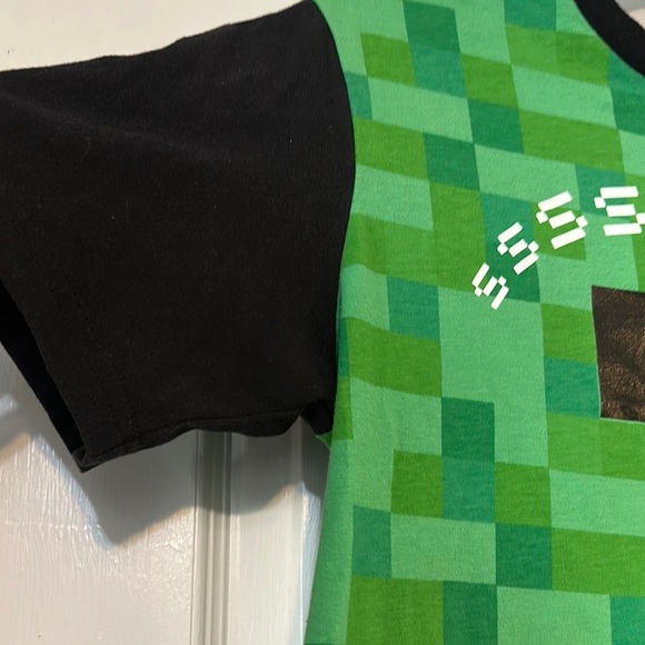 Minecraft Pixelated Green and Black Short Sleeve Tee - Picture 4 of 6